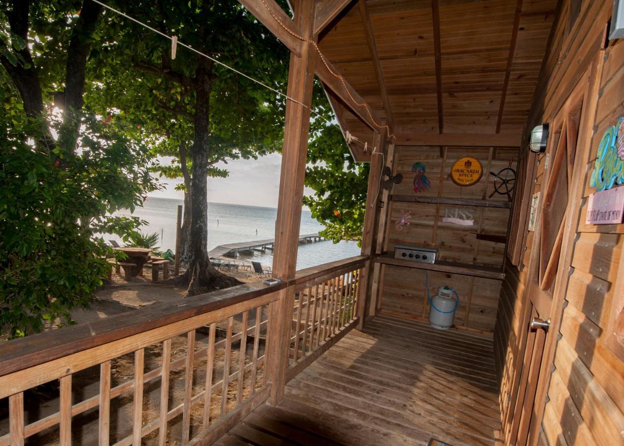Blue Island Divers Casita Azul Сэнди-Бей Экстерьер фото